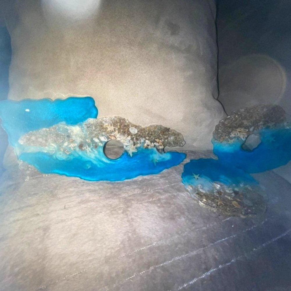 Beach theme wine caddy and coaster set